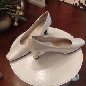 Nordstrom 7.5 Narrow ladies pump